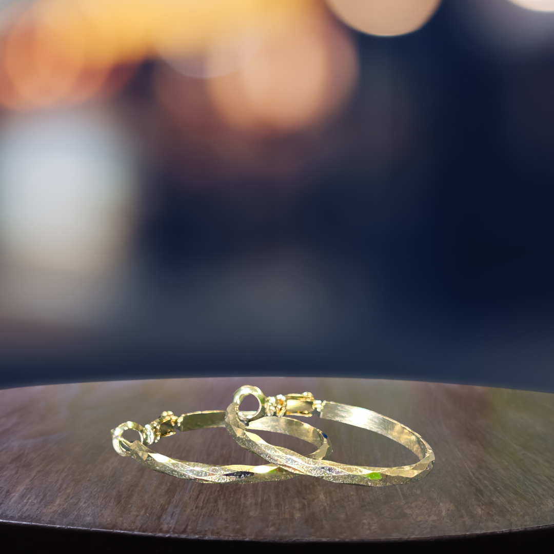 Medium hoop Earrings (gold toned)